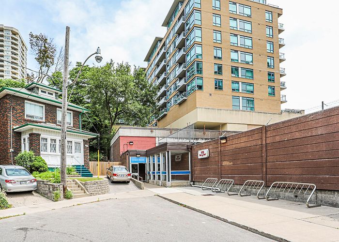 High Park Subway photo