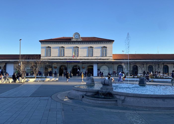 Bergamo Railway Station photo