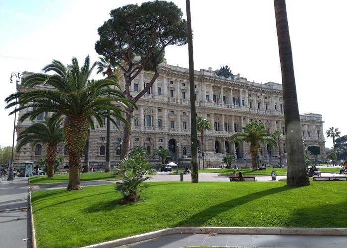 Piazza Cavour photo