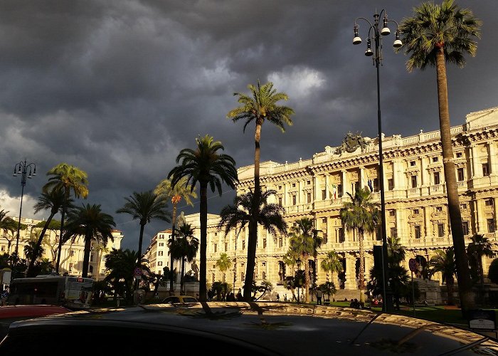 Piazza Cavour photo