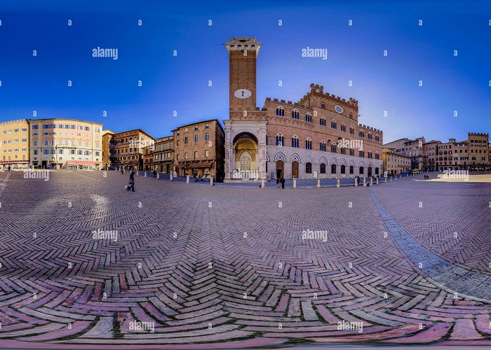 Piazza del Campo 360° view of Piazza del Campo, Siena, Italy - Alamy photo