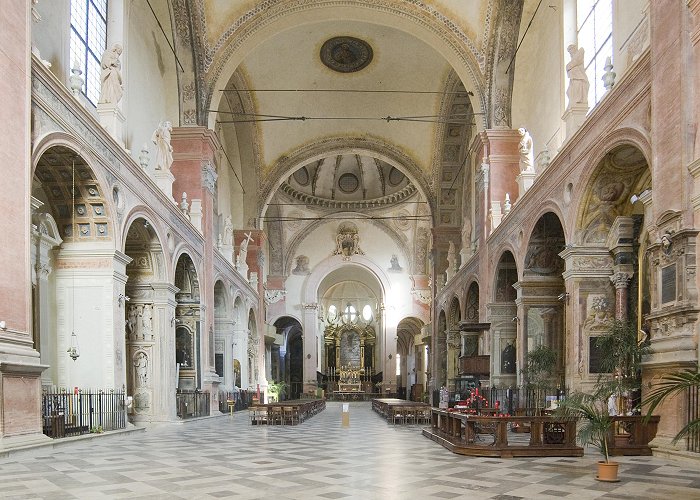 Church San Giacomo Maggiore Basilica di San Giacomo Maggiore - Bologna Welcome photo