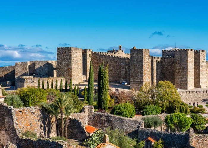 Castillo de Trujillo Un recorrido por un pueblo medieval repleto de edificios ... photo