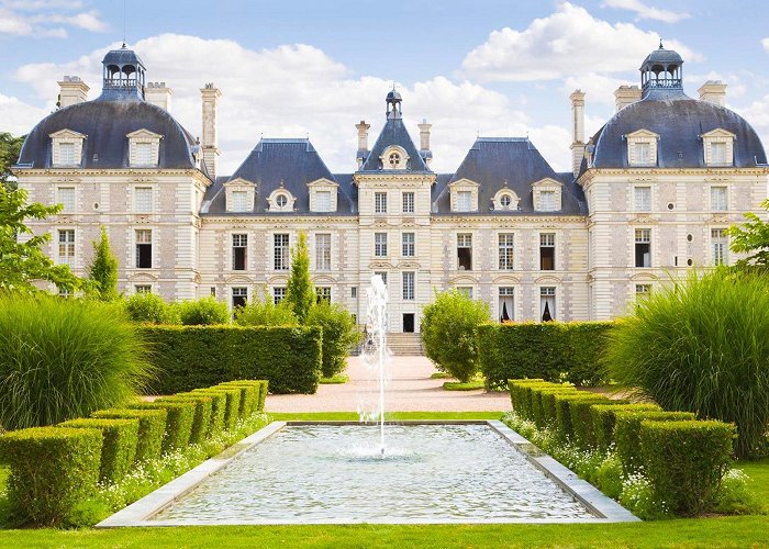 Chateau de Cheverny Go on a discovery journey to Cheverny and enjoy its park, gardens ... photo