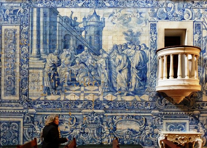 Igreja de Misericordia Évora - Igreja da Misericórdia: Azulejos elaborados em 1715 na ... photo