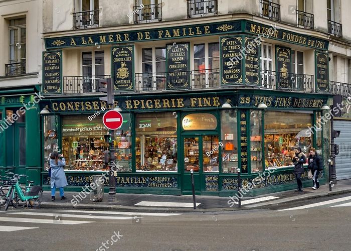 Chocolate Shop and Museum 216 Tourism Famille Images, Stock Photos, 3D objects, & Vectors ... photo