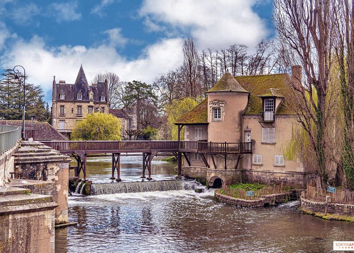 MORET SUR LOING Moret-sur-Loing : Medieval and Impressionist city among the most ... photo