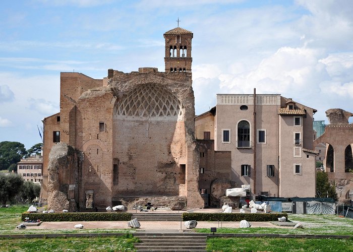 Domus Shopping Center Domus Aurea — Landmark Review | Condé Nast Traveler photo