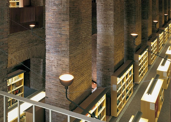 University of Barcelona University Library, Barcelona - Lluís Clotet | Arquitectura Viva photo