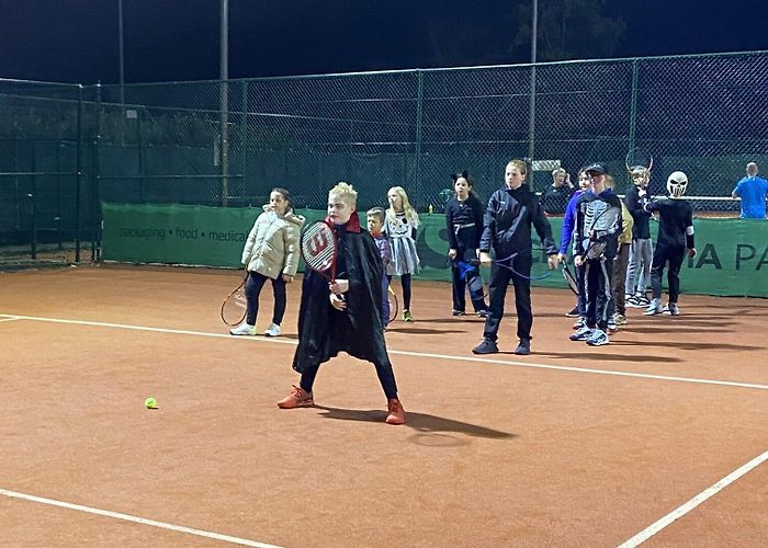 Twiske Tennisclub 't Sjoemelavond op de tennisvereniging | Al het nieuws uit Oostzaan photo
