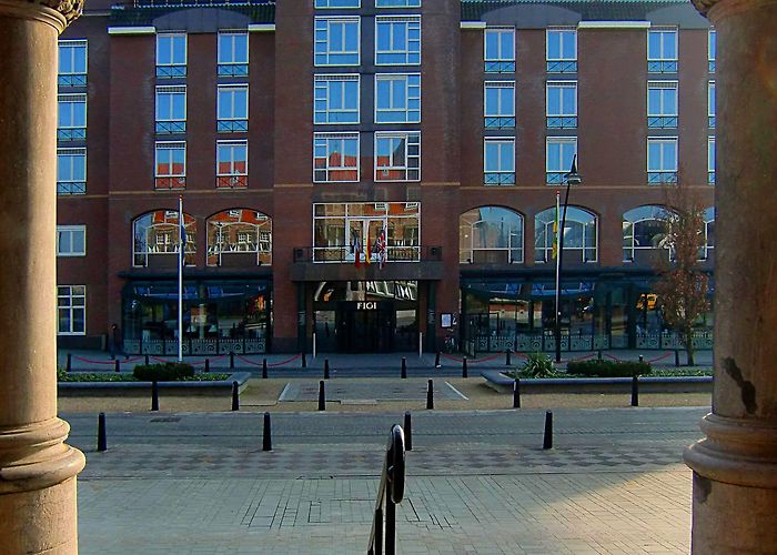 Theater Figi Pin van Margreet op Zeist | Hotel, Gevel, Ramen photo