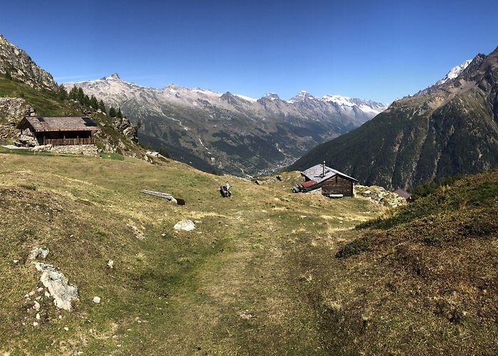 Luftseilbahn Gampel-Jeizinen Heruhubel (2293m): Aktuelle Verhältnisse vom 09.09.2023 auf der ... photo