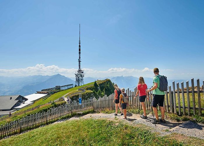 Luftseilbahn Beatenberg-Niederhorn Gondola Niederhorn Gondola Cable Car – enjoy breathtaking views photo