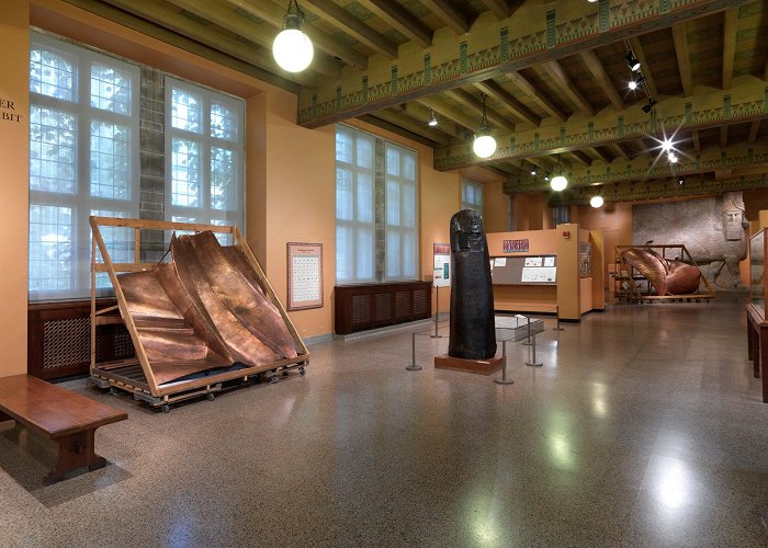 Museum of Musical Instruments of Leipzig University Danh Vō: Uterus | Exhibitions | The Renaissance Society photo