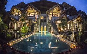 Avalon Ubud Castle & Spa Exterior photo