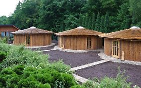 Vsetín Glamp V Hluboke - Yurts And Wooden Houses酒店 Exterior photo