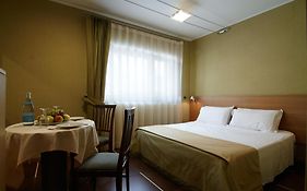 Hotel Villa San Pietro 圣乔瓦尼·罗通多 Room photo