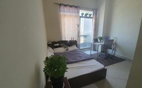 Hostel Executive Bed Space Near Mall Of The Emirates 迪拜 Exterior photo