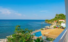 Agoulos Beach Hotel 阿凯松 Exterior photo