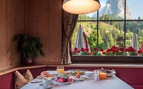 B&B La Tambra - Central With Restaurant Santa Cristina Val Gardena Exterior photo