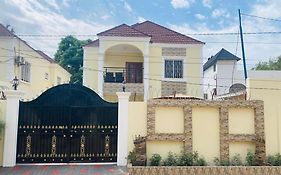Janha'S Senegambia Villa Holiday Rental With Free Wifi 萨拉昆达 Exterior photo