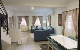 Lovely 4 Bedroom House With Pool, Gym, Wifi And 24Hrs Power 莱基 Exterior photo