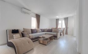 Family Three Bedroom Apartment Brando 布德瓦 Exterior photo