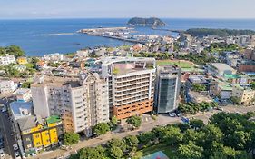 西归浦港艺术住宿酒店 西归浦市 Exterior photo