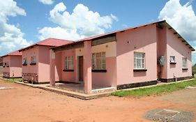 Kwesu Guest Lodge 利文斯顿 Exterior photo