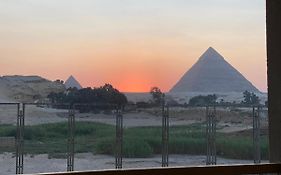 开罗Il Lupo Pyramids住宿加早餐旅馆 Exterior photo
