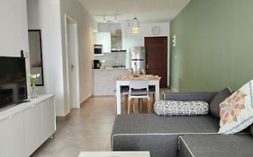 Sandstone Luxury 2 Bedroom Apartment With Lift And Common Pool Flic-en-Flacq Exterior photo