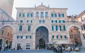 Domus Nova Palace - Italian Homing 维罗纳 Exterior photo