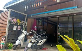 Sleep Like A Baby Hostel Banamphur 纳仲天 Exterior photo