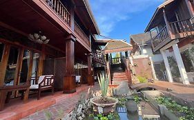 Chaluenxay Boutique Hotel 琅勃拉邦 Exterior photo