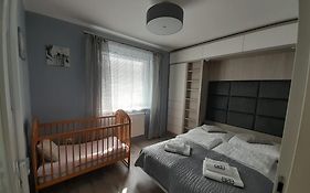 B2B Apartments 伊赫拉瓦 Exterior photo