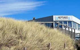 Neptunus Appartementen 滨海贝亨 Exterior photo