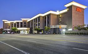 洛杉矶伯班克机场汉普顿套房酒店 Exterior photo