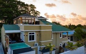 Fuvahmulah Central Hotel Exterior photo