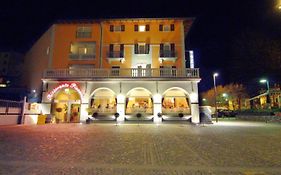 贝尔尼纳酒店 蒂拉诺 Exterior photo