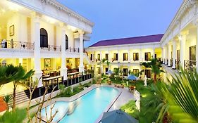 日惹帕里斯皇家酒店 Exterior photo