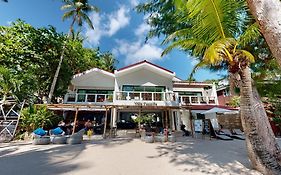 卡米拉海滩度假村别墅 Manoc-Manoc Exterior photo