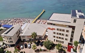 阿拉格斯塔餐厅酒店 Durrës Exterior photo