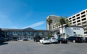 福来斯诺会议中心区温德姆旅程住宿 弗雷斯诺 Exterior photo