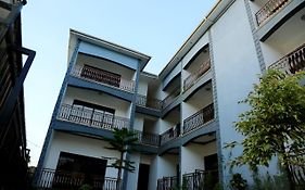 Fort Breeze Hotel Fort Portal Exterior photo