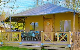 Glamping Safarilodge 'Grutte Fiif' Met Airco, Extra Keuken Op Veranda En Prive Achtertuin 赫劳 Exterior photo