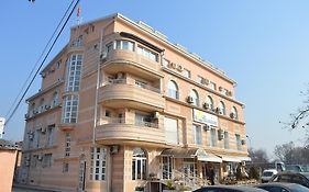 Vip Hotel 斯科普里 Exterior photo