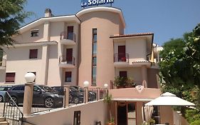 Hotel E Appartamenti La Solaria 圣乔瓦尼·罗通多 Exterior photo