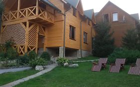 Guest House Zatishniy Dvir 亚列姆切 Exterior photo