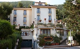 Hotel Ristorante Le Terrazze Sul Gargano 圣乔瓦尼·罗通多 Exterior photo