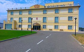里齐酒店 卡斯泰尔圣焦万尼 Exterior photo